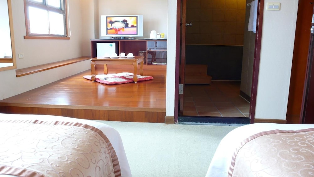 TIAN LONG HOTEL 32/69