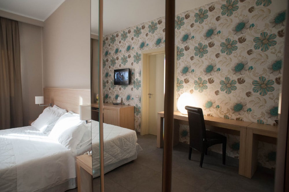 Ferro Hotel 13/33