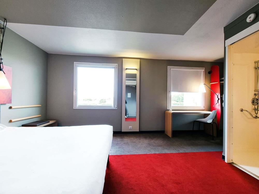 ibis Caen Porte de Bretagne 26/67