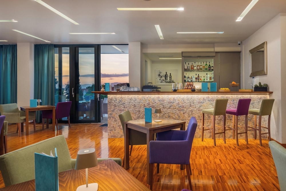 Aminess Vival Velaris Resort 78/90