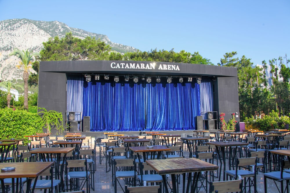 Catamaran Resort Hotel 56/71