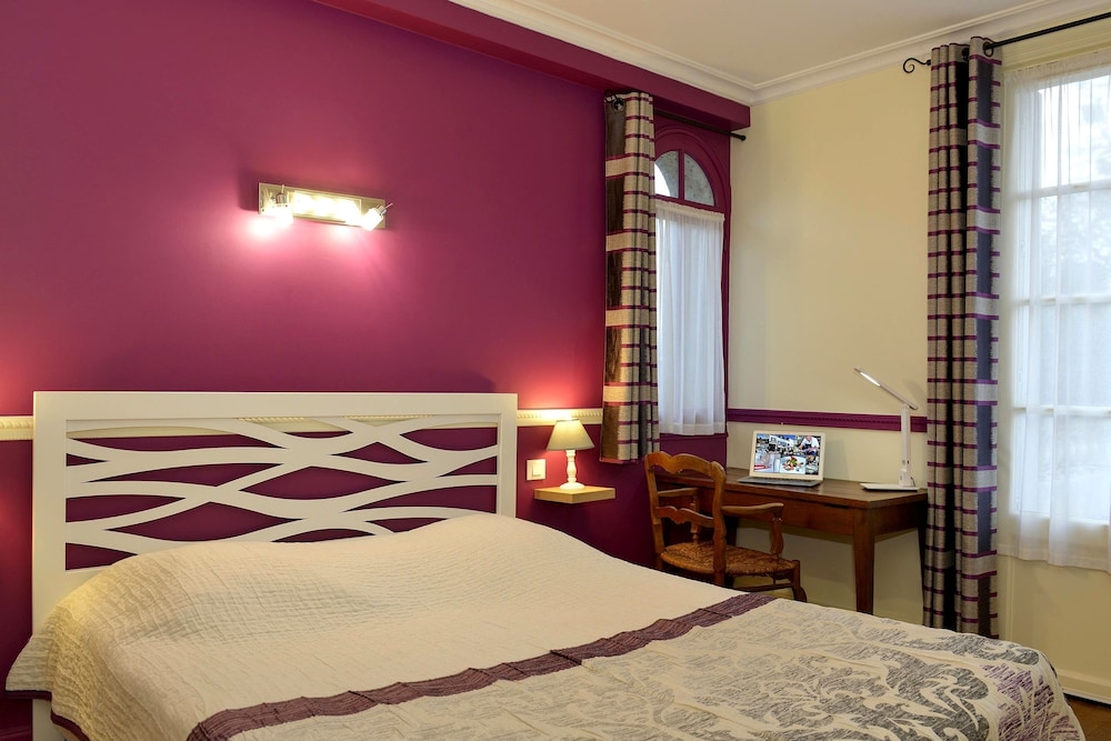 MANOIR DE LA GIRAUDIERE 14/42