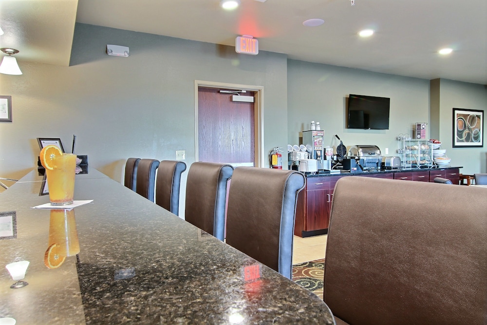Cobblestone Hotel & Suites - Beulah 53/62