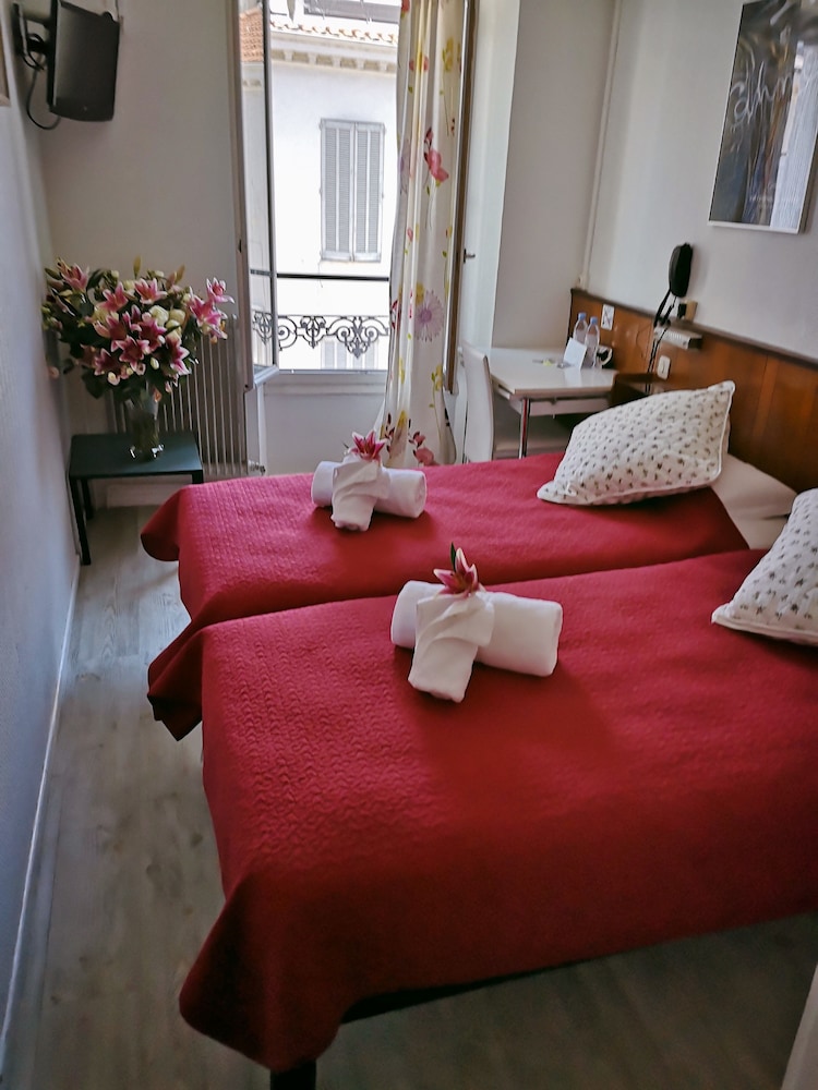 Azurene Royal Hotel 40/67