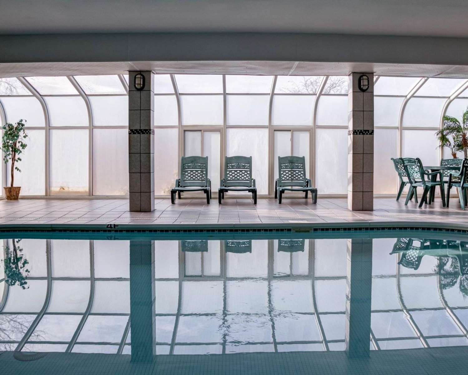 swimming pool spa
