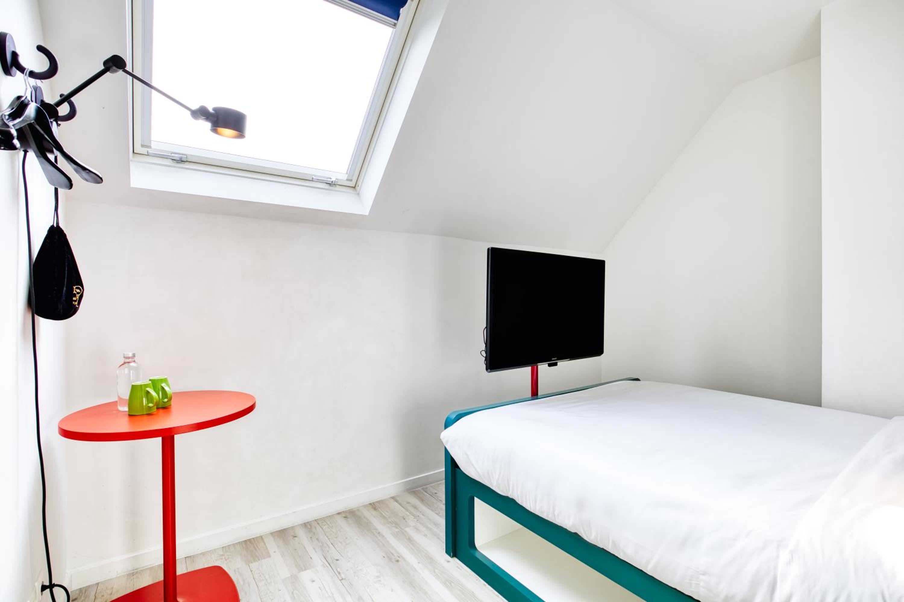 غرفة بسرير كوين، B&B Hotel Brussels Centre Louise 2/7