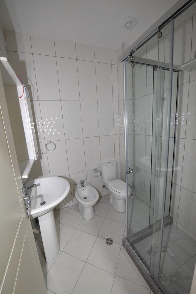 Buna Park Hotel Shkoder 47/50