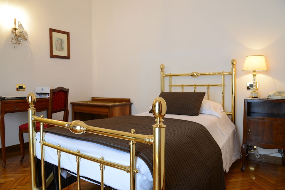 Vittoria Hotel 27/75