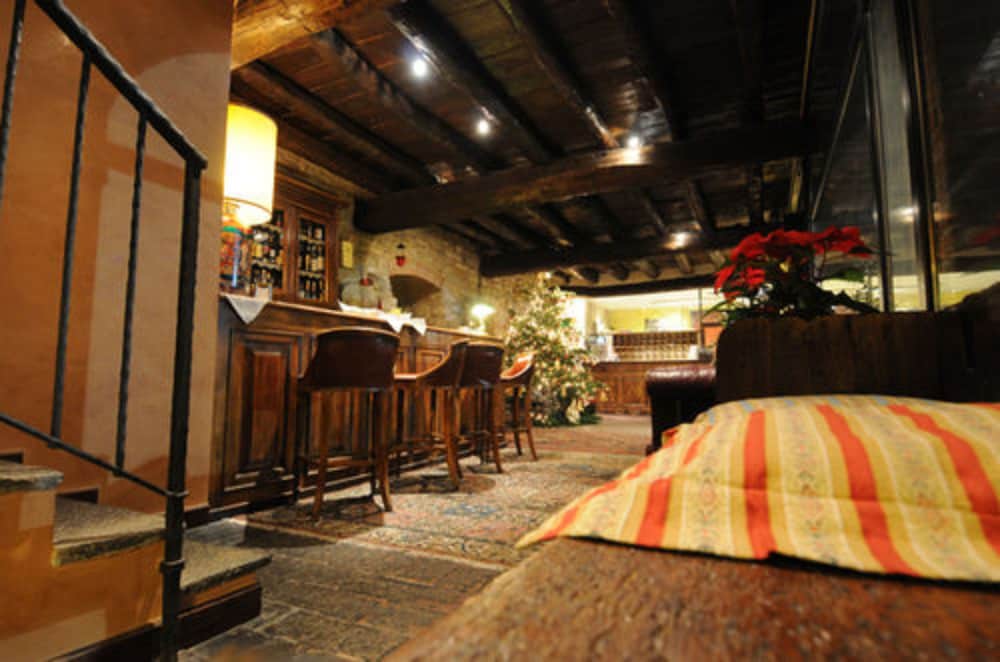 Hotel Castello Di Casiglio 66/79