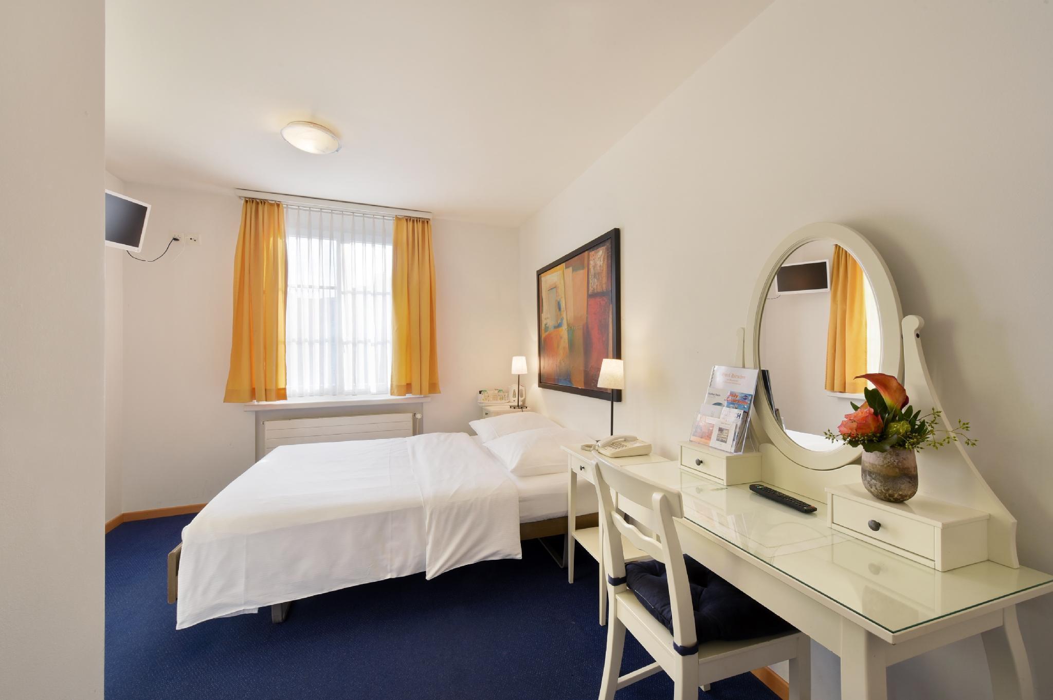 Hotel Hirschen 9/18