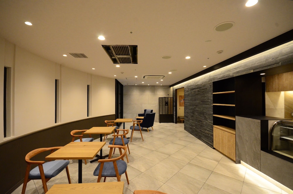First Cabin Midousuji Namba Gender Specific 38/46