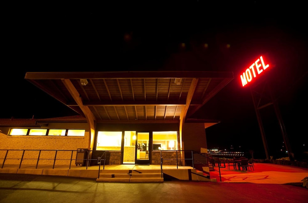 Celilo Inn 10/56