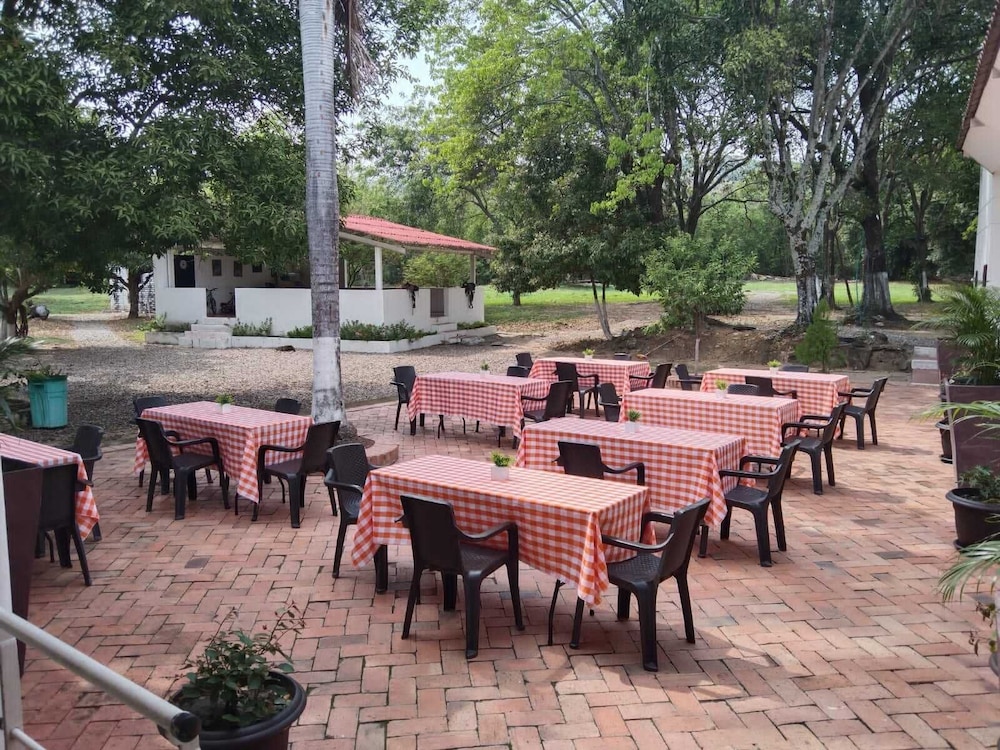 Arizona Ranch Hotel 32/50