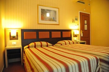Rex Hotel 15/48
