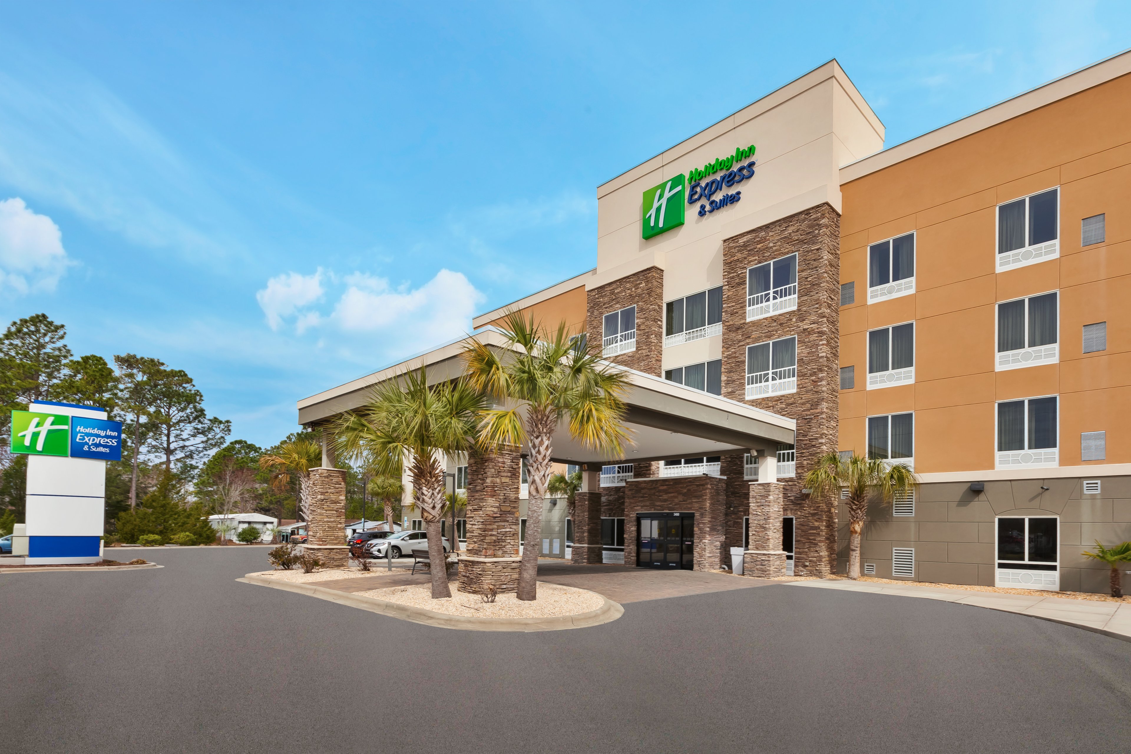 Holiday Inn Express Suites Southport Oak Island Area 56/58