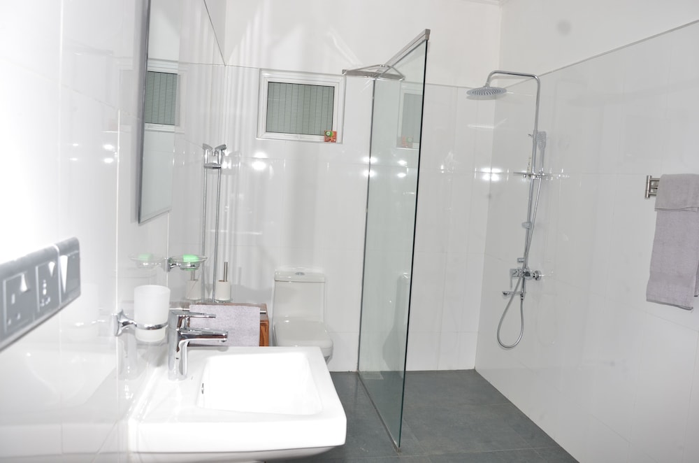 Anuhas Airport Villas 42/44