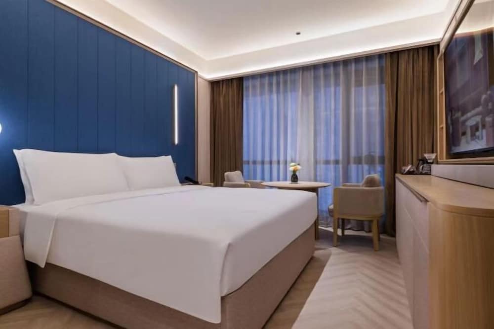 Orange Crystal Hotel (North the Bund East Daming Road) 14/59