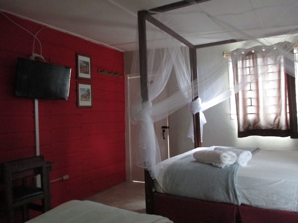 Kingsworth Hostel 14/42