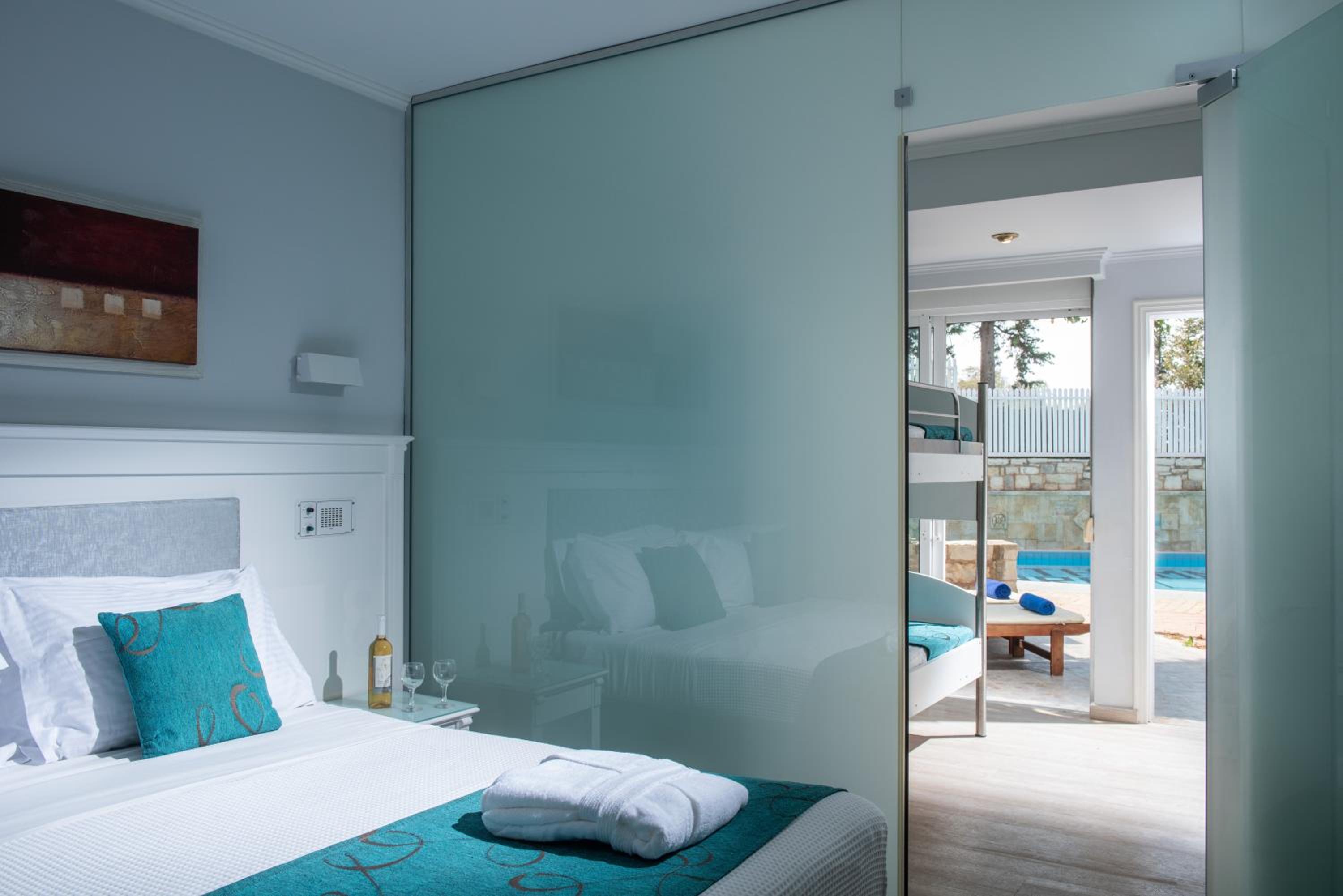 Family Suite, Shared Pool