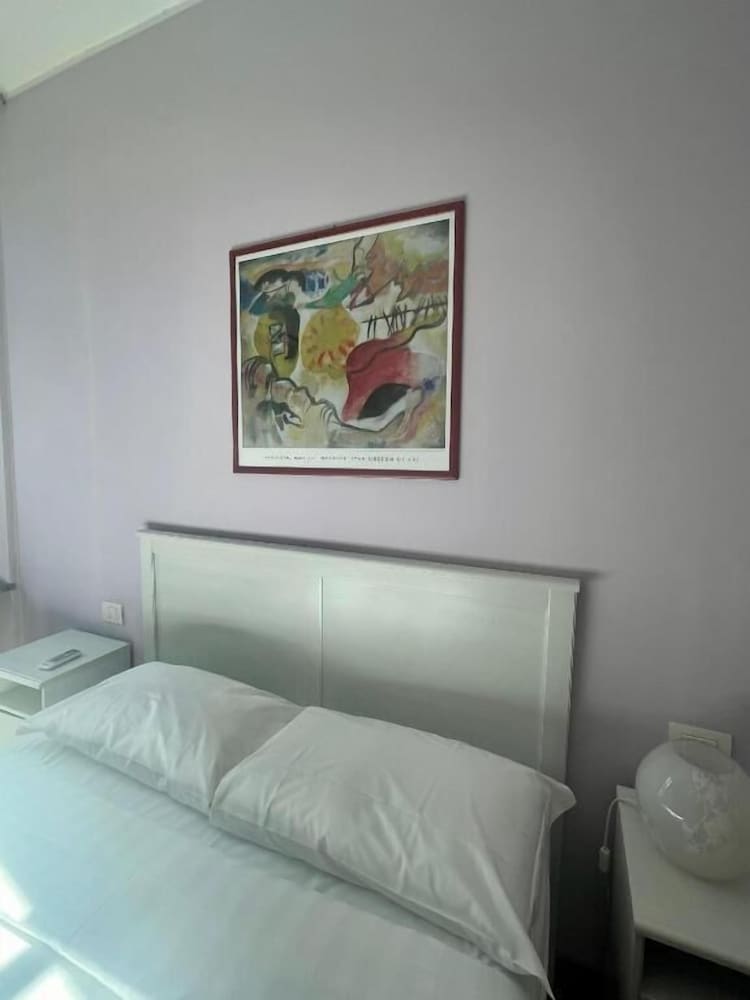 Easy Milano Rooms And Apartments Navigli 23/46