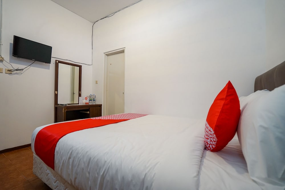 Super OYO 1844 Bravo Residence 19/39