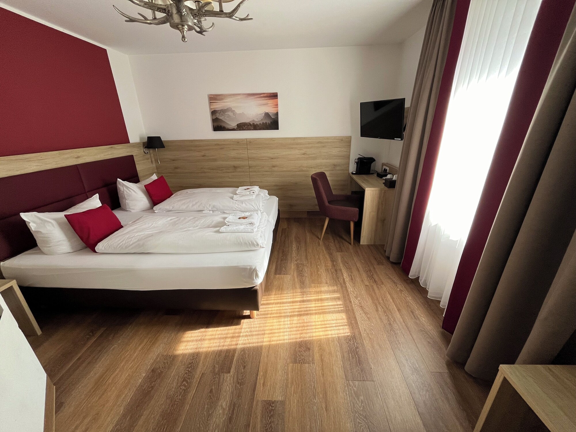 ROOM, SINGLE, DOUBLE BED
