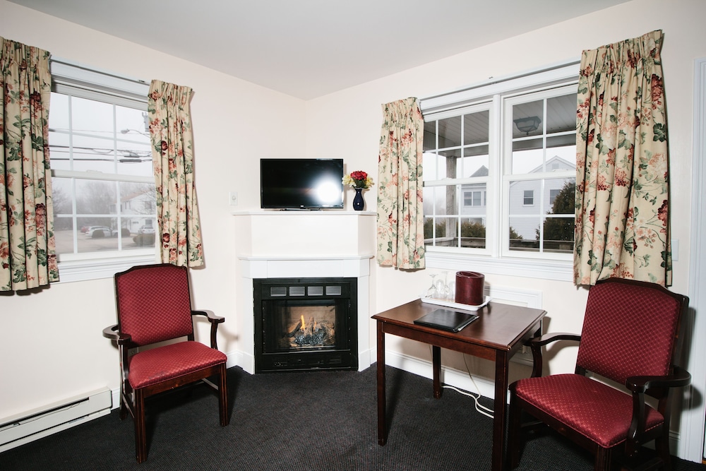 The Taber Inne Suites 36/55