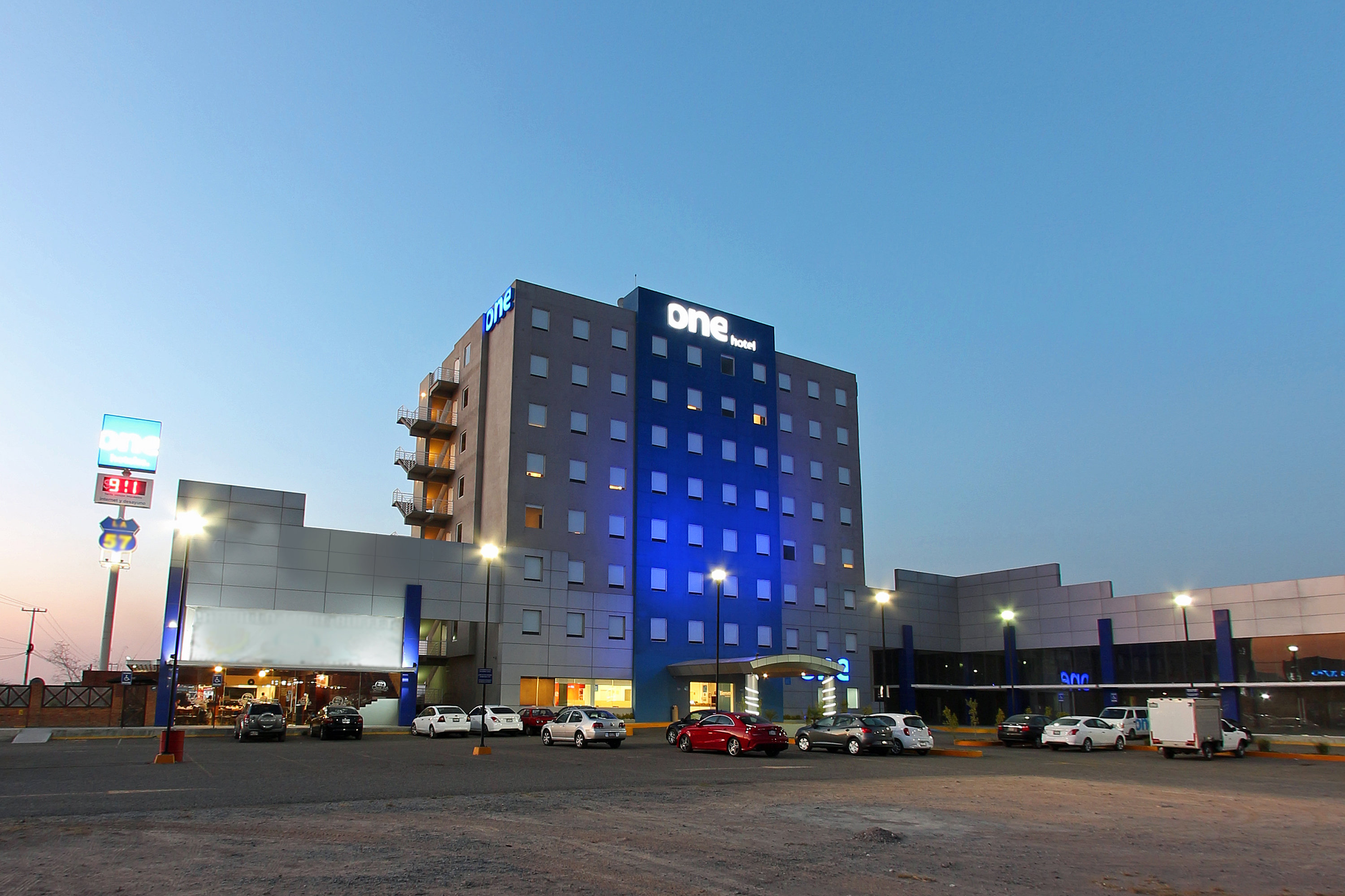 One Queretaro Aeropuerto Hotel 2/63