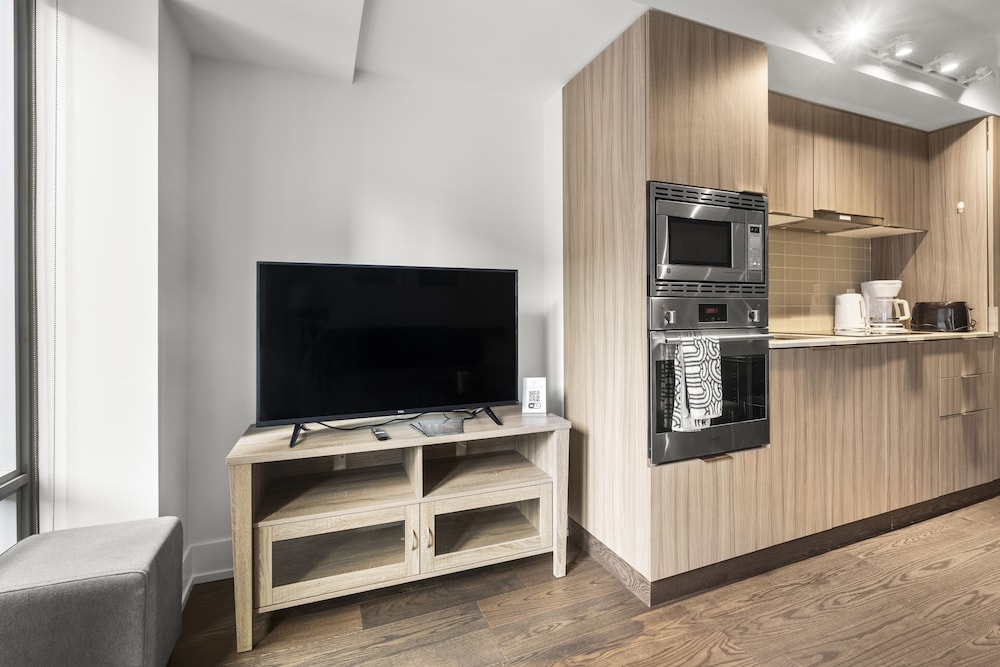 The Britt Condos in Downtown Toronto 22/35