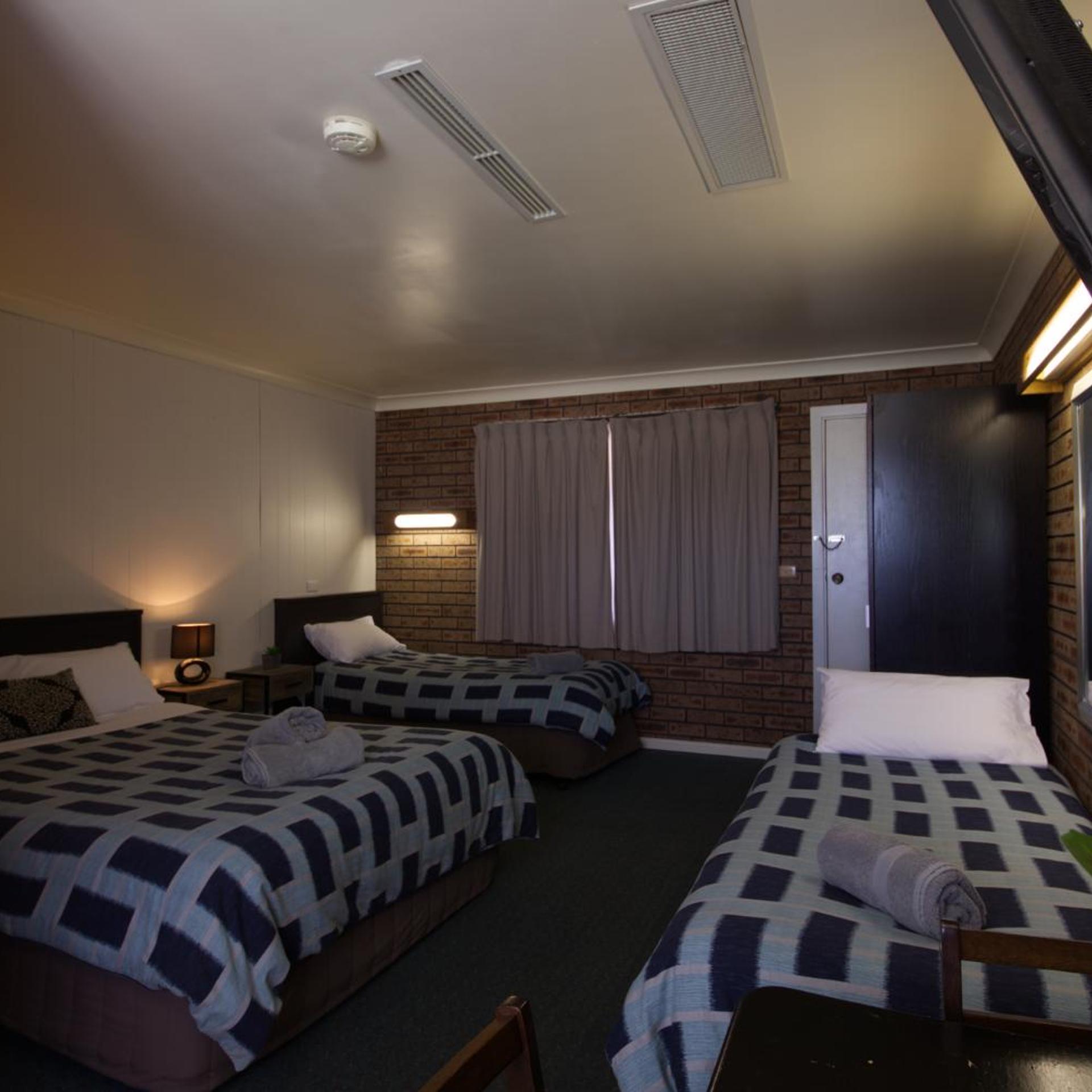Tuncurry Motor Lodge 8/46