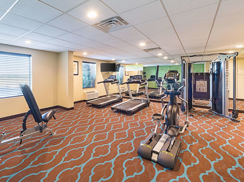 La Quinta Inn & Suites Mathis 12/27