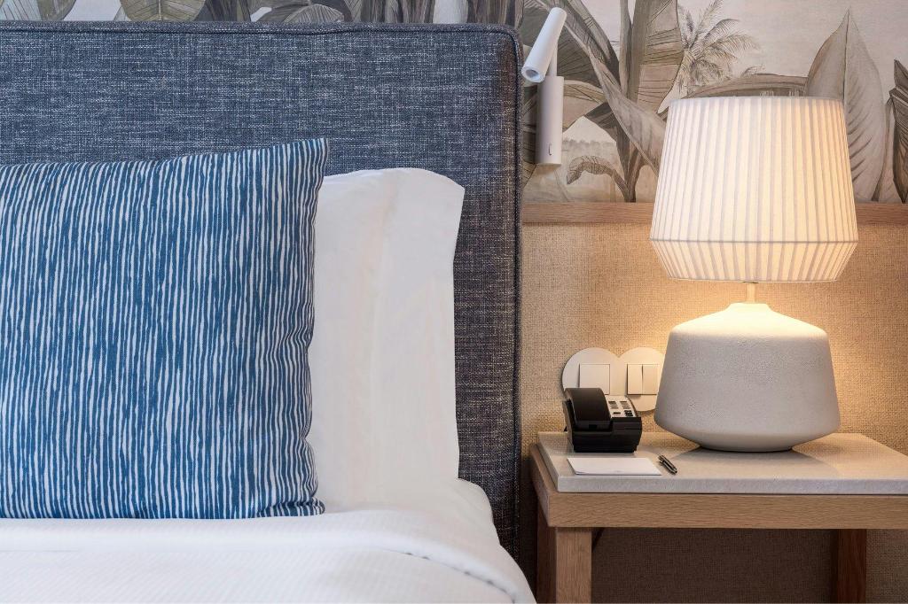2 Bedrooms, Suite, Double Bed, Lake View, Jetted Tub, Balcony, Domes Lake Algarve, Autograph Collection 6/6
