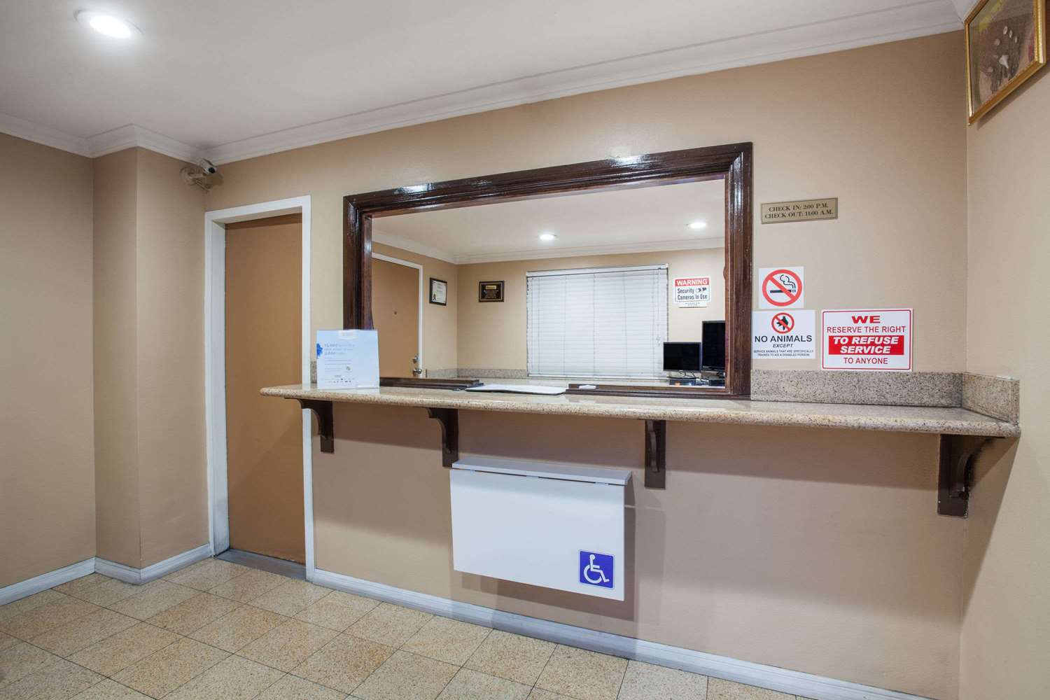 Express Inn & Suites Ontario 10/30