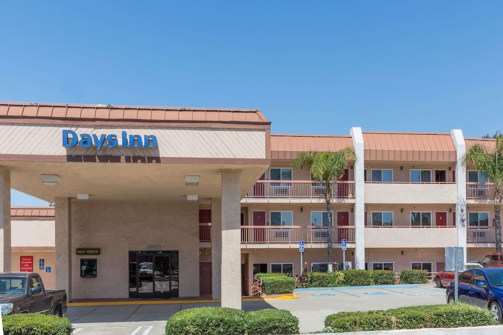 Days Inn by Wyndham Ontario Airport 3/23