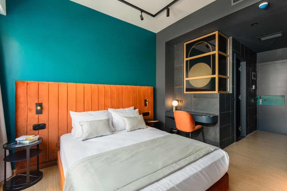 Colors Hotel Athens 8/50