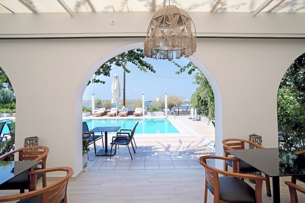Kyparissia Beach 36/48