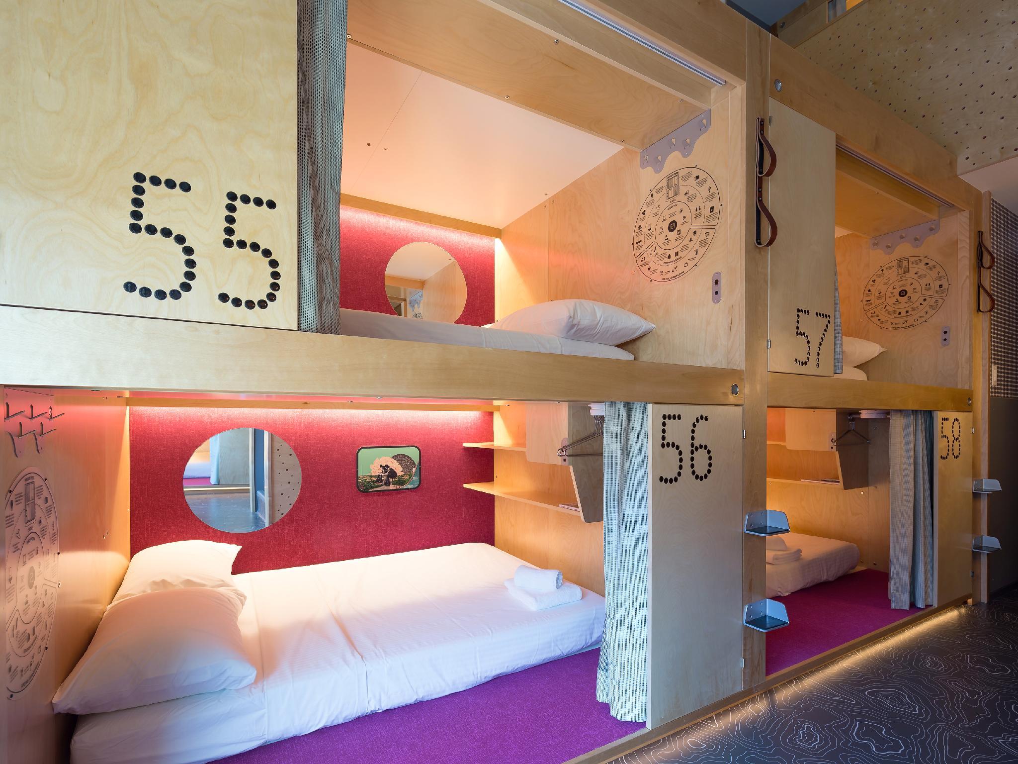 Pod, Double Bed, Side Access