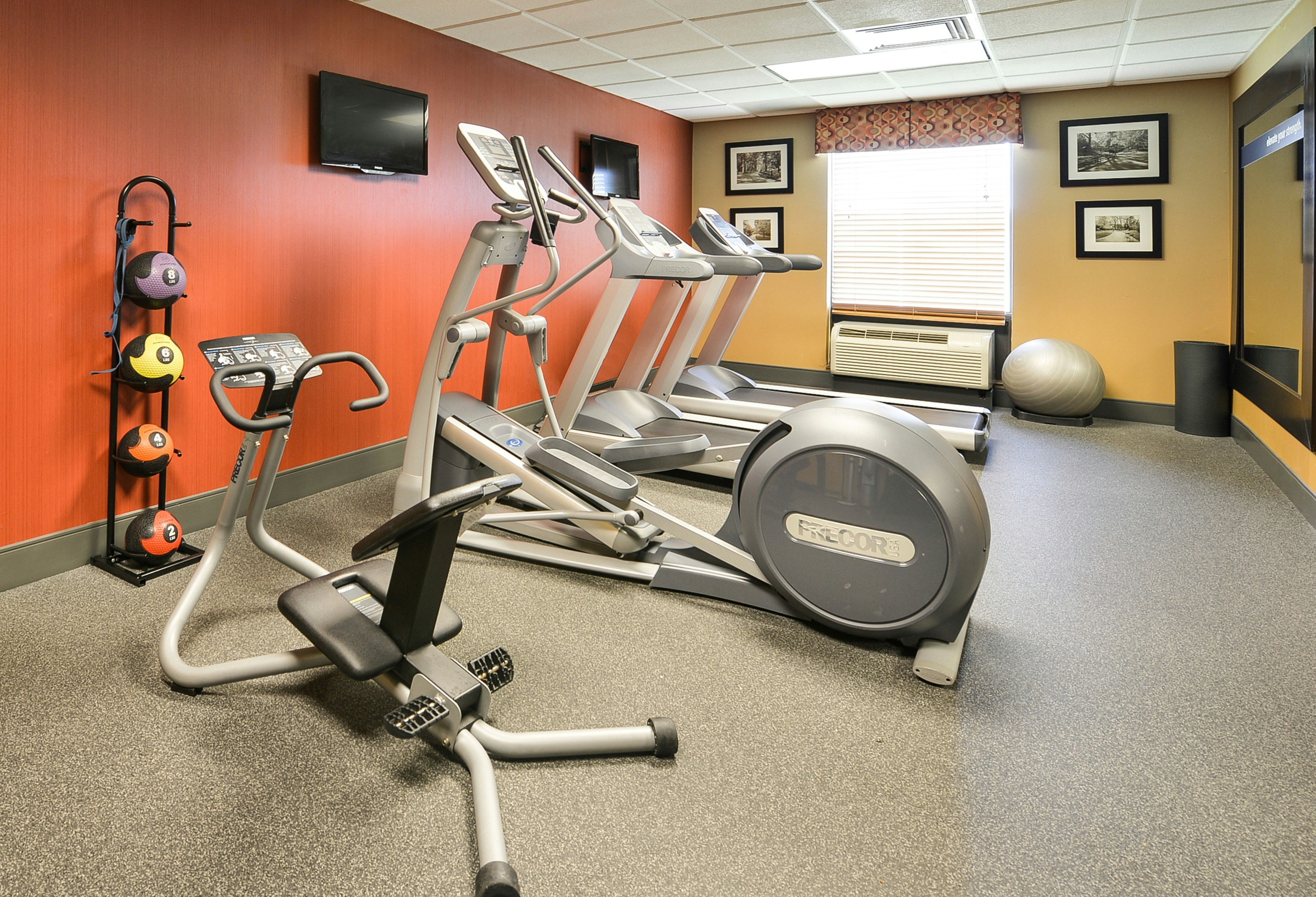 Hampton Inn Utica 15/31