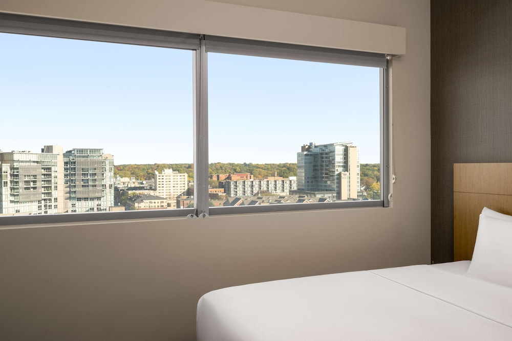 Specialty, King Bed