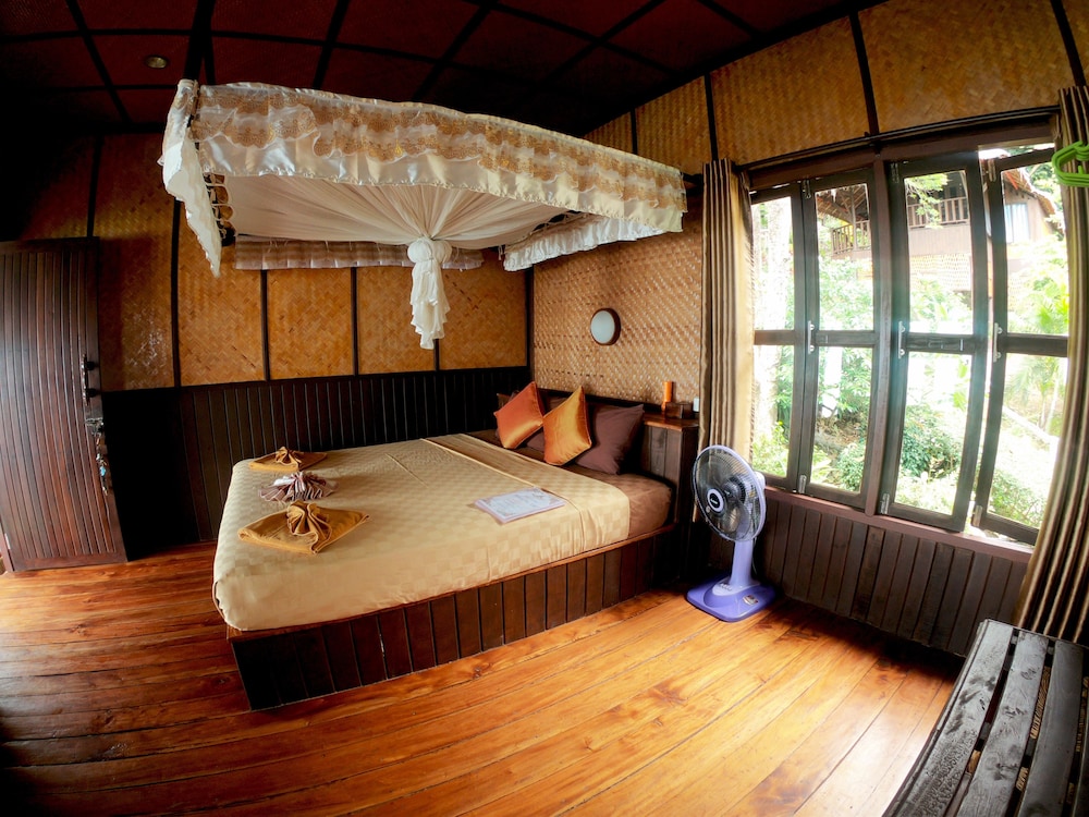 Phi Phi Relax Beach Resort 40/71