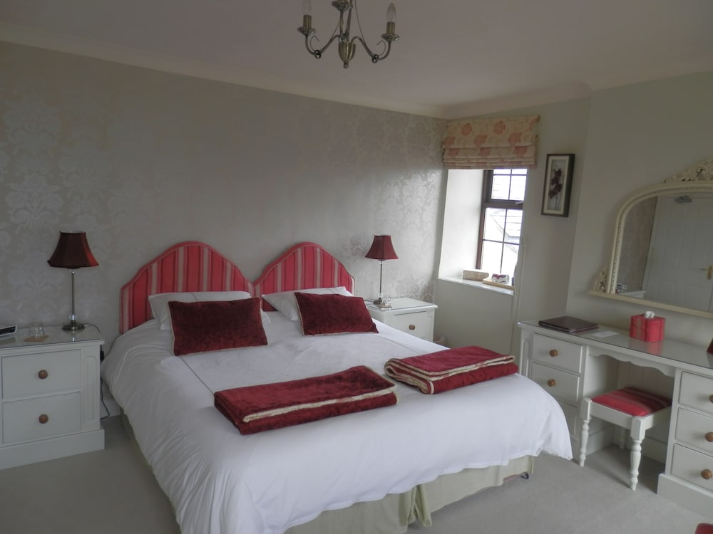 Superior, King Bed, Garden View