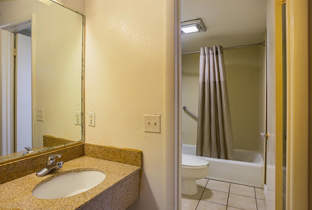 Motel6 Brinkley, AR 52/59