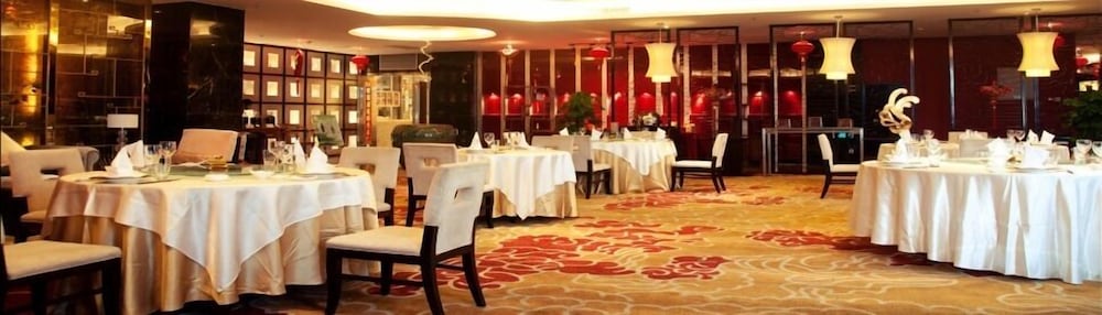 Riviera Hotel Ningbo 15/19