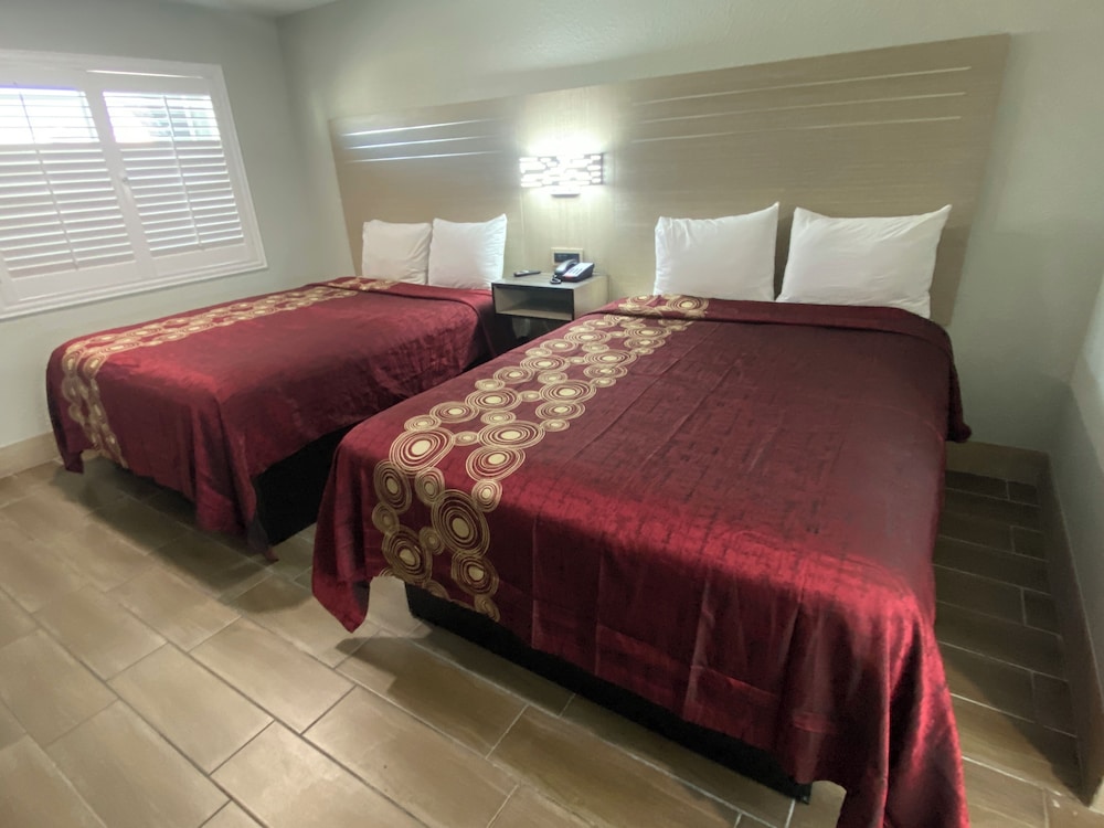 Mayfair Inn Ontario Airport 15/35