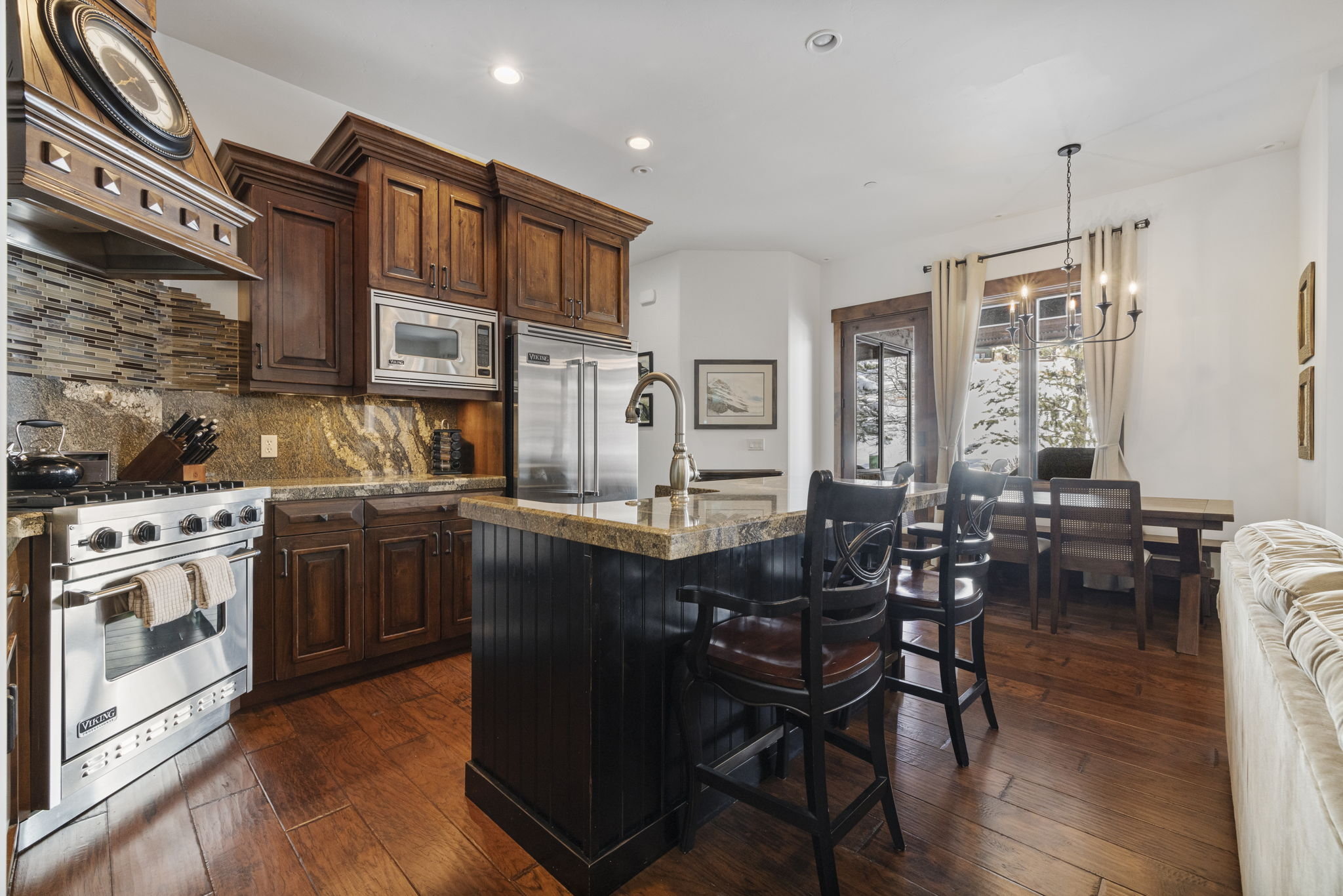 Juniper Landing By Lespri Management 32/50