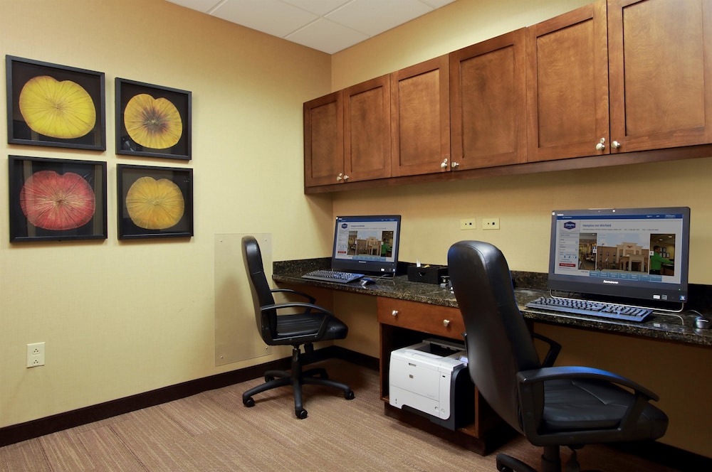 Hampton Inn Winfield 43/48