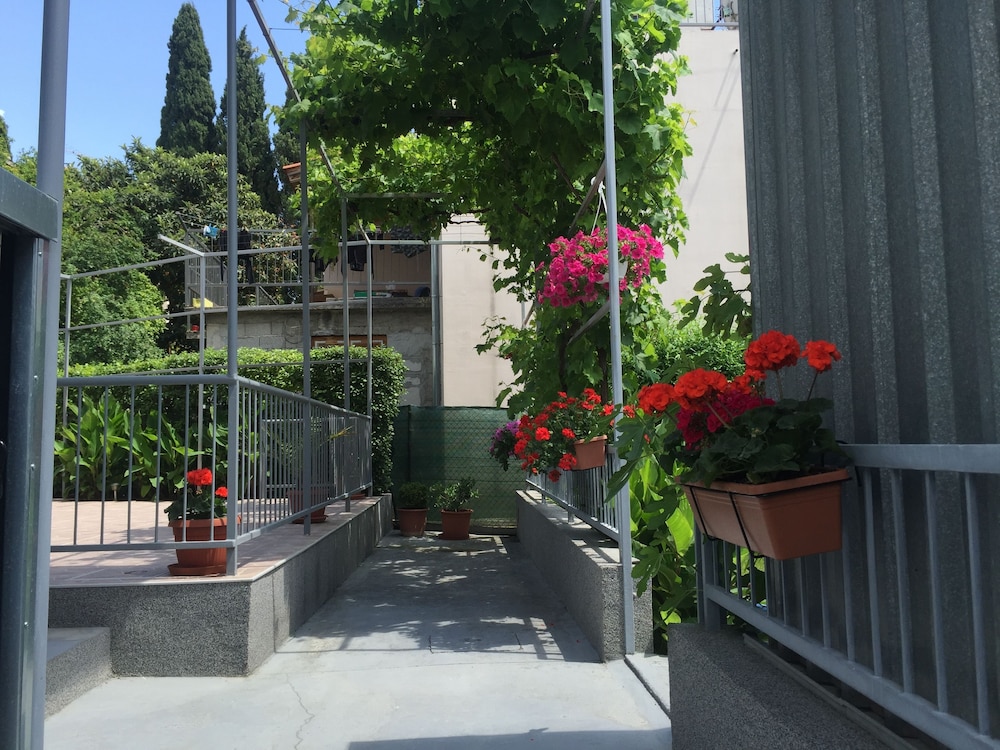 Guesthouse Varnica 42/50