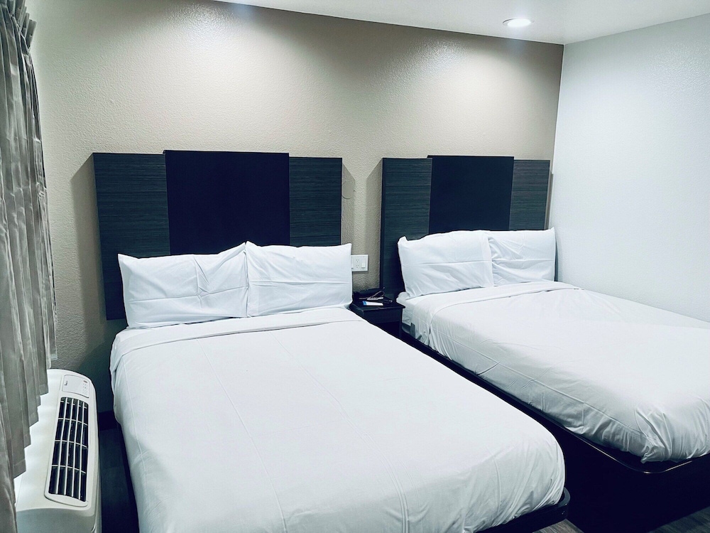 Motel6 San Bernardino, CA - North 32/58
