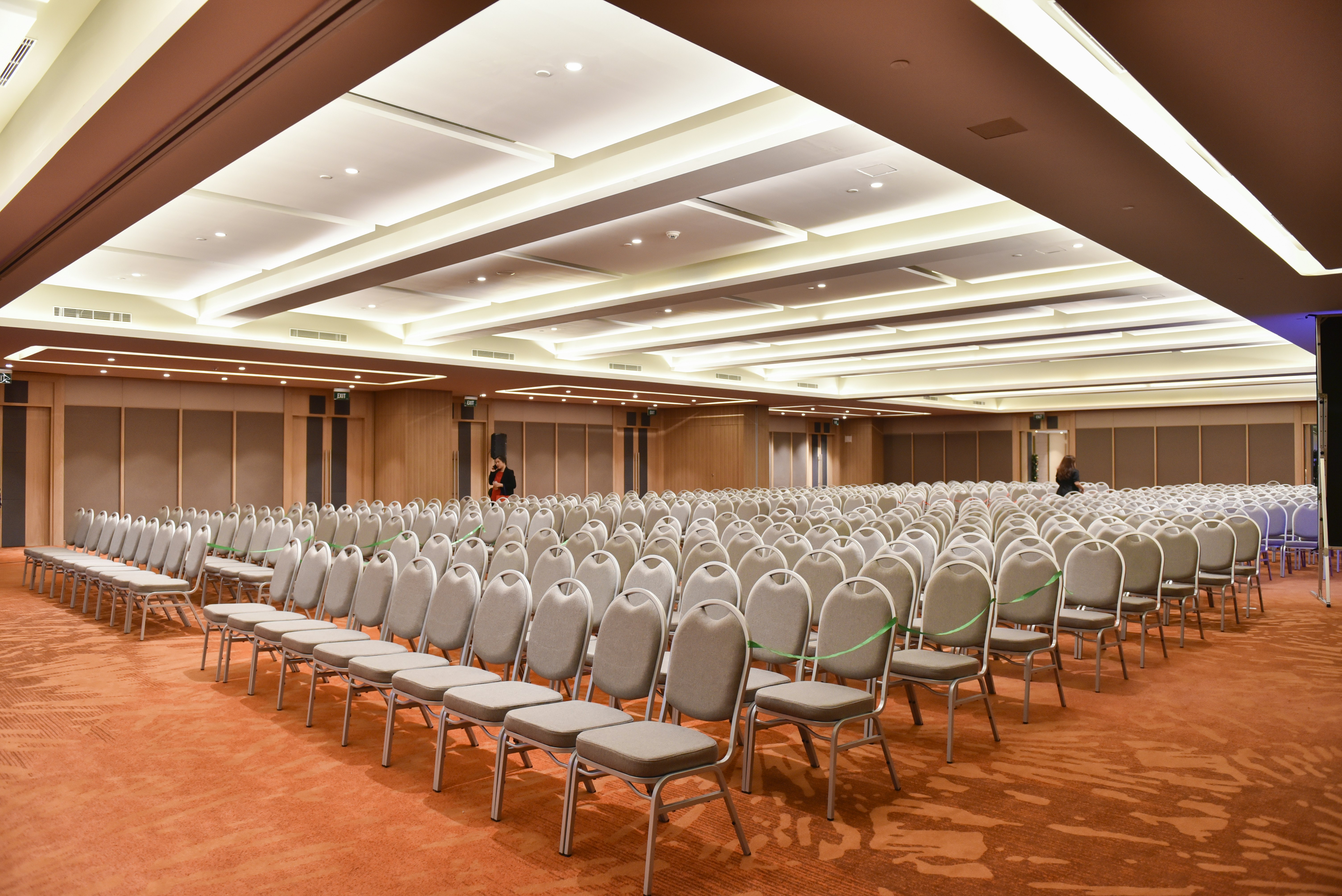 Holiday Inn Hotel Suites Jakarta Gajah Mada 68/77