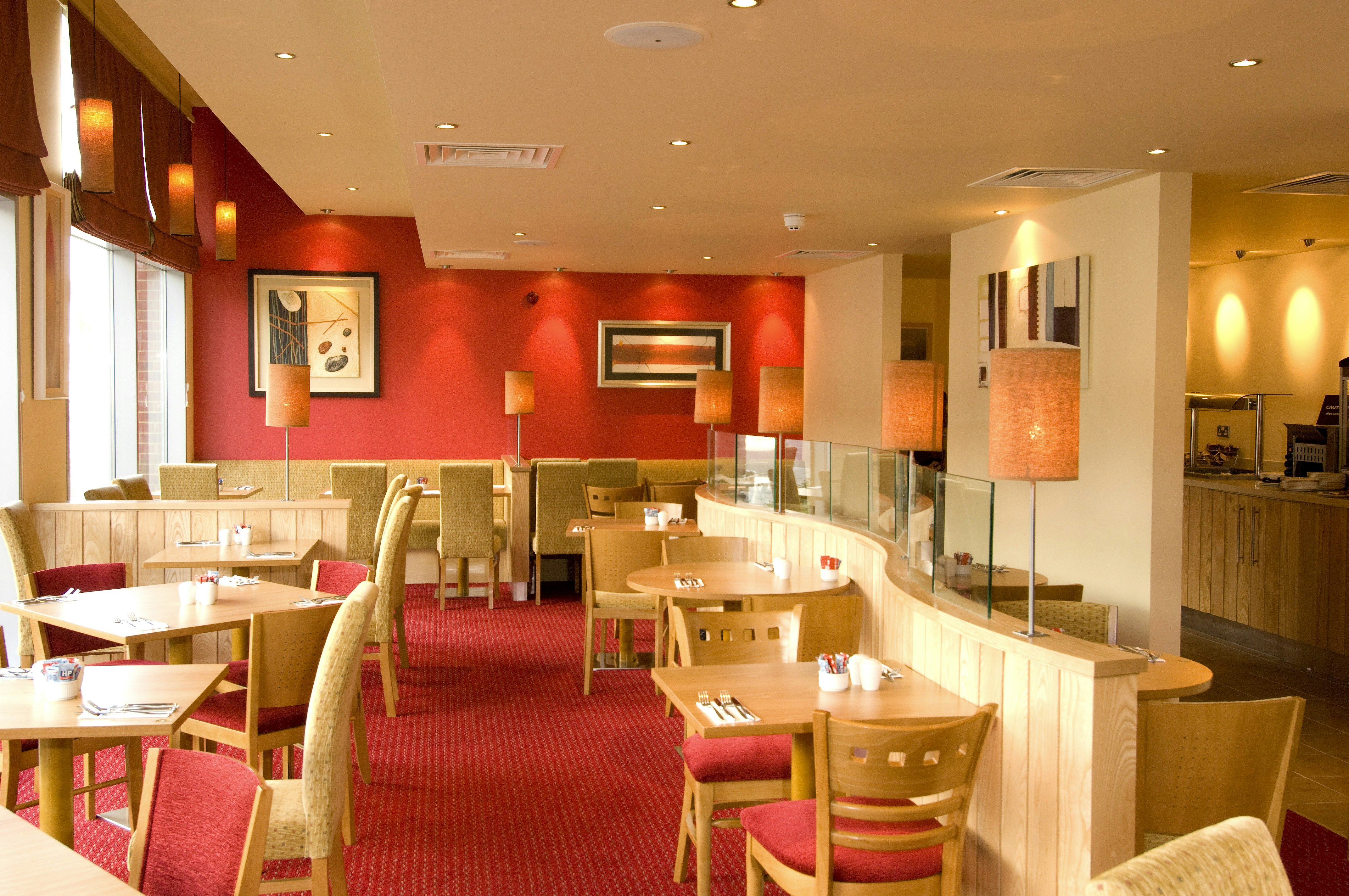 Premier Inn Reading Central 39/45